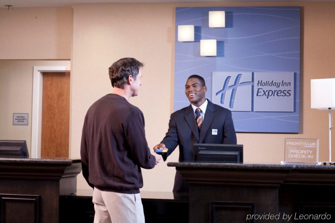 Holiday Inn Express & Suites - Huntsville Airport By Ihg Madison Interior foto